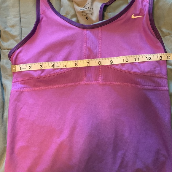 Medium Nike Racerback - Picture 7 of 8